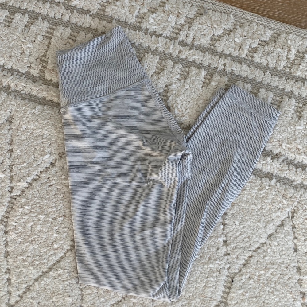 Lululemon light gray size 4 leggings